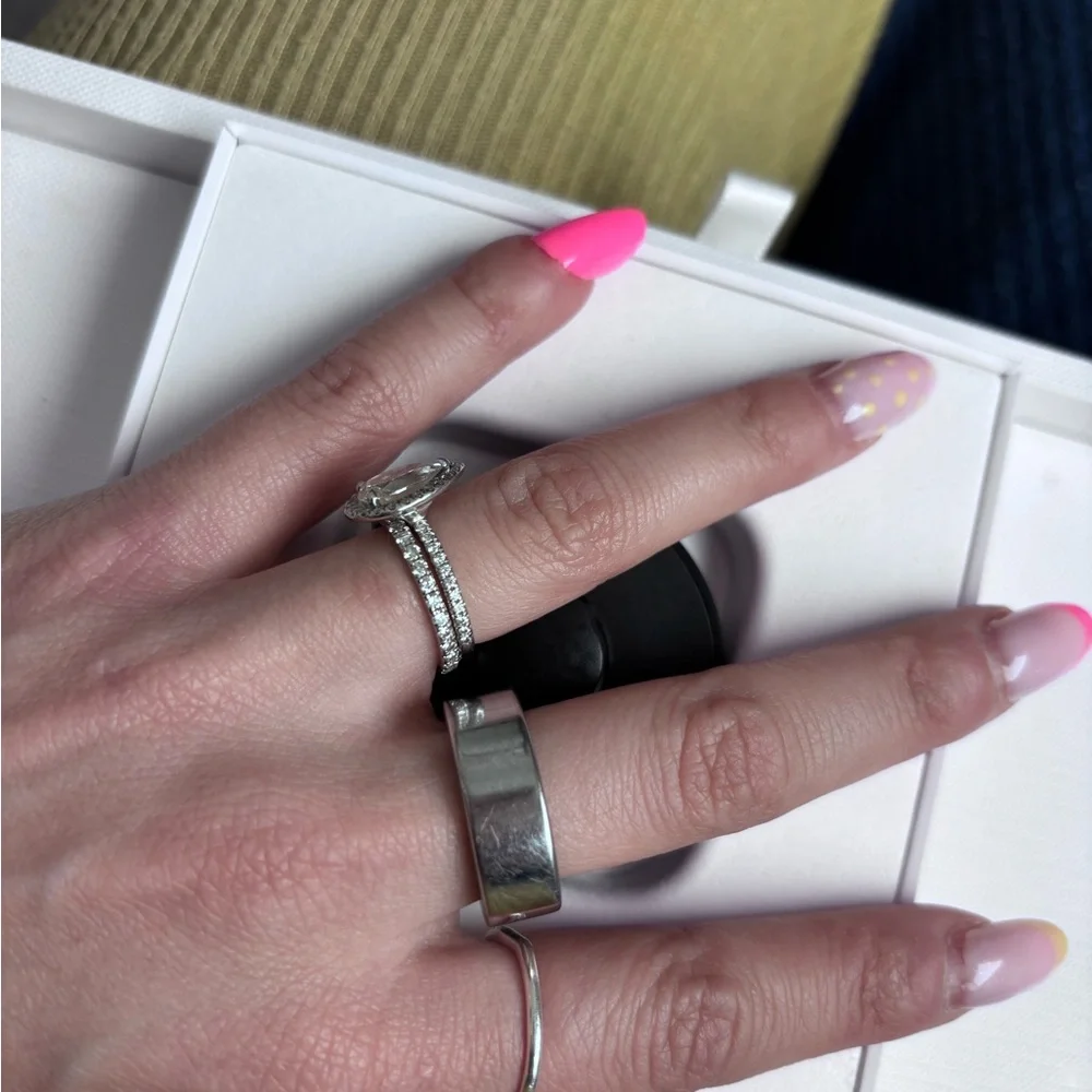 Oura Ring Gen3 Heritage Silver US8 set - Picture 6 of 10